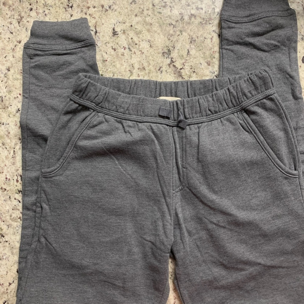 Staple sweatpants made from super-comfy cotton